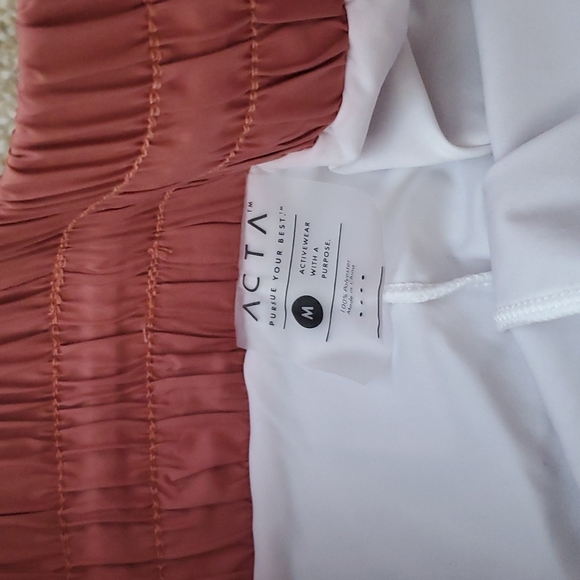 ACTA high waisted running shorts - Picture 4 of 6